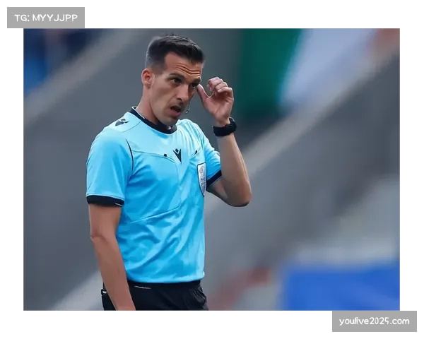 西甲裁判组接受混合防守规则培训，统一判罚尺度标准